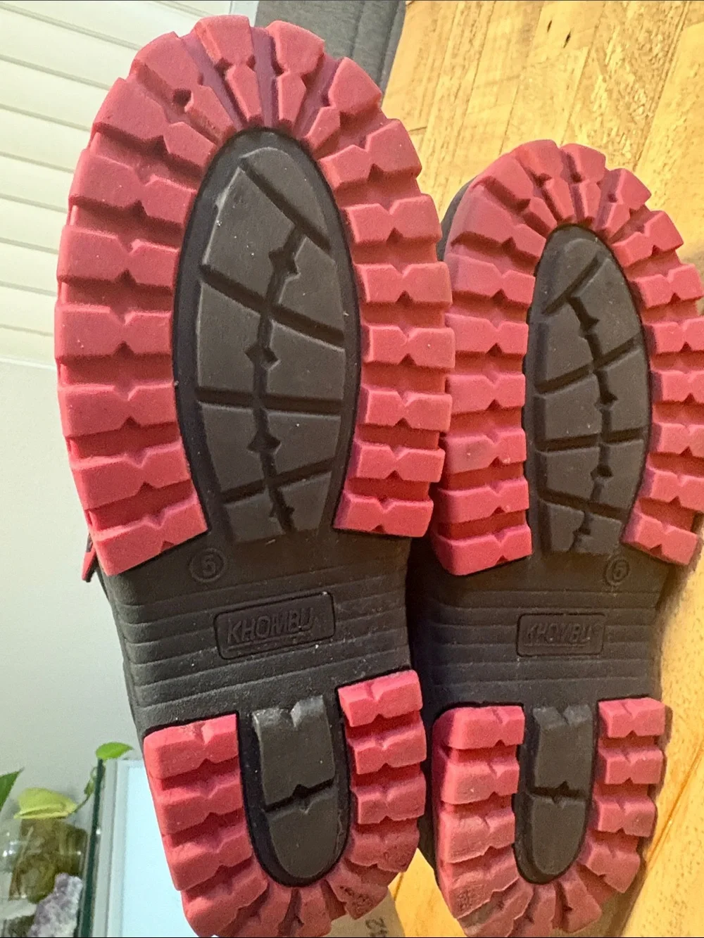 Khombu Black and Red Kids Snow Boots with Rugged Outsole